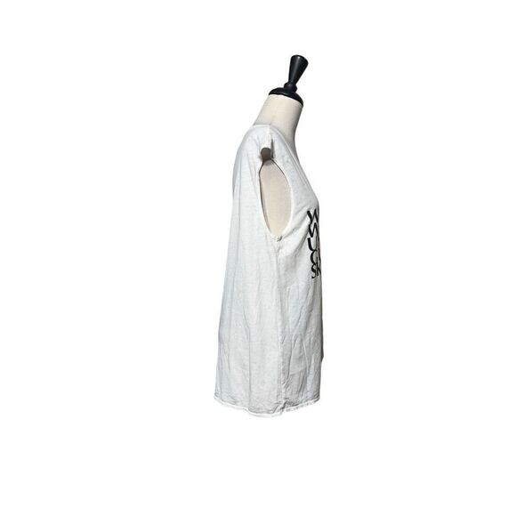 Chaser NWT Weeknight Wine Under Guitar Stars White Tank Top Size M - Picture 2 of 4